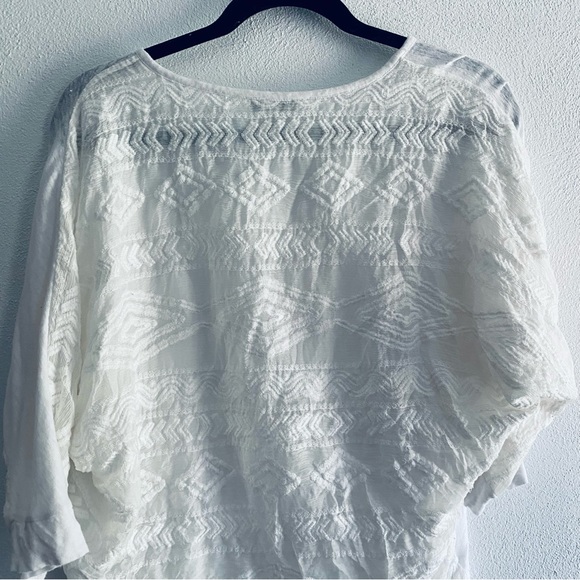 Cabi white lace aztec print back detail blouse - Picture 6 of 8